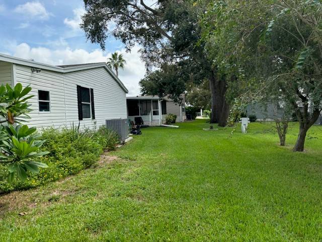 305 Winter Garden Court a Lake Alfred, FL Mobile or Manufactured Home for Sale